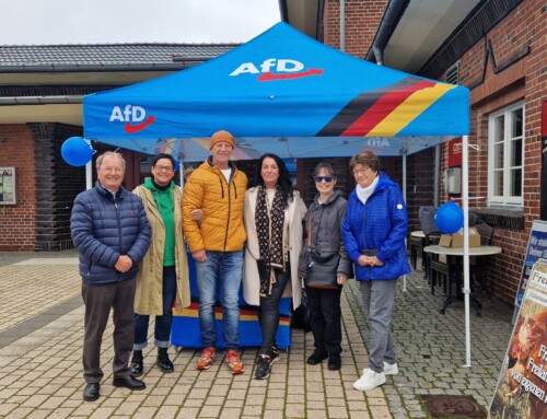 Infostand in Kühlungsborn am 30.10.2024 am Bahnhof Ost mit Dr. Spengler